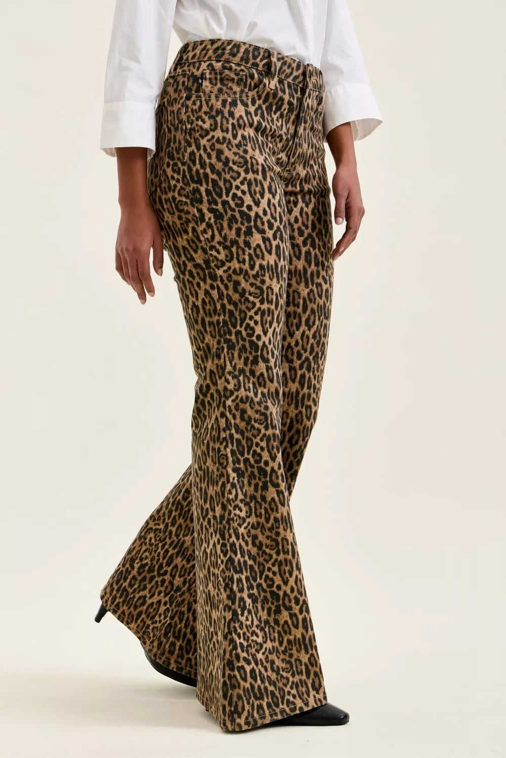 Chic Leopard Print Flare Jeans Secondary image