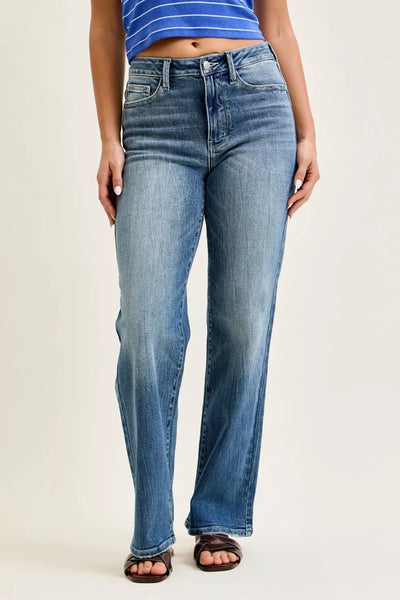 Chic 90s Straight Jeans