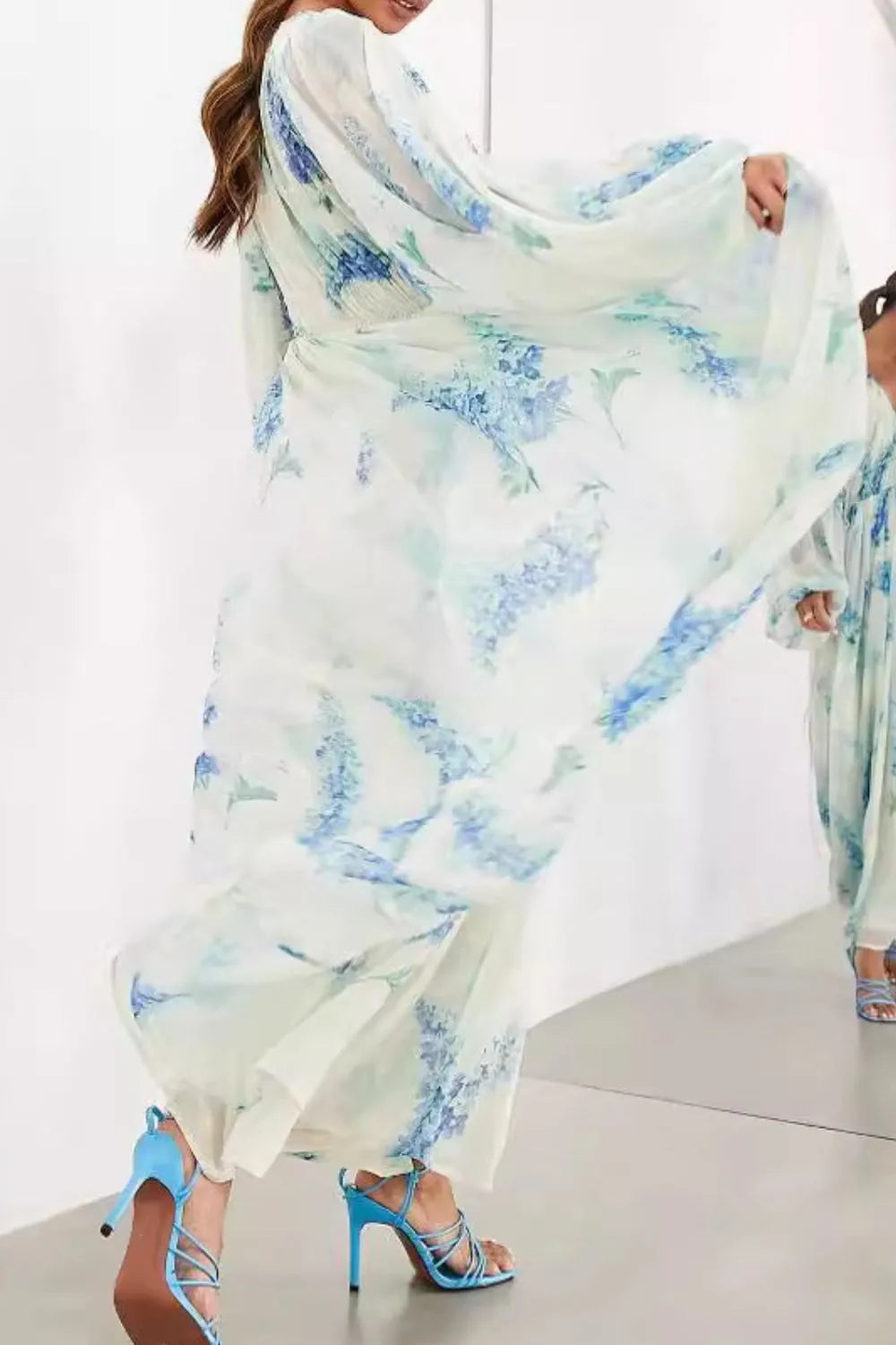 Floral Print Bohemian Maxi Dress with Balloon Sleeves Secondary image