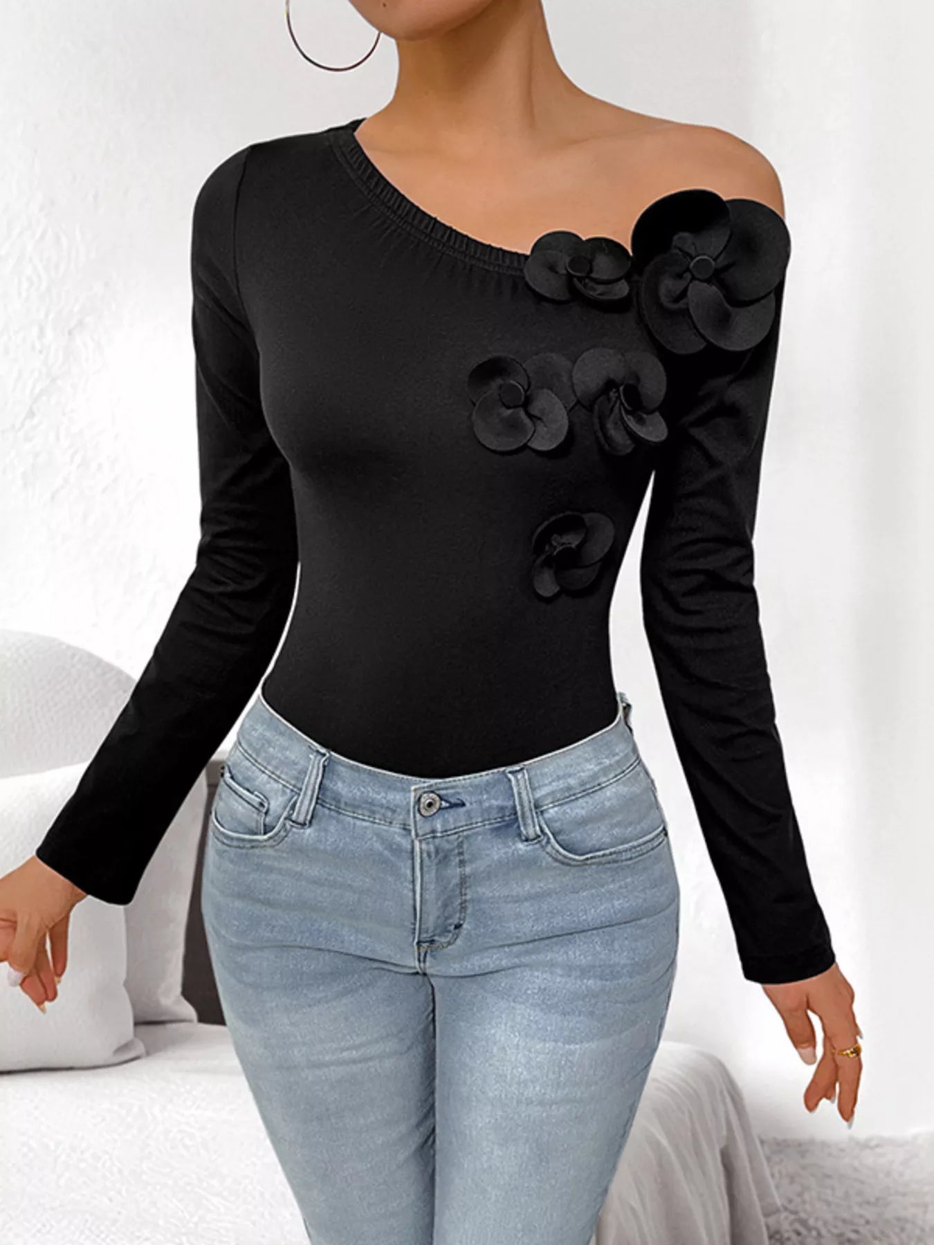 Flower Applique One Shoulder Long Sleeve Bodysuit Secondary image