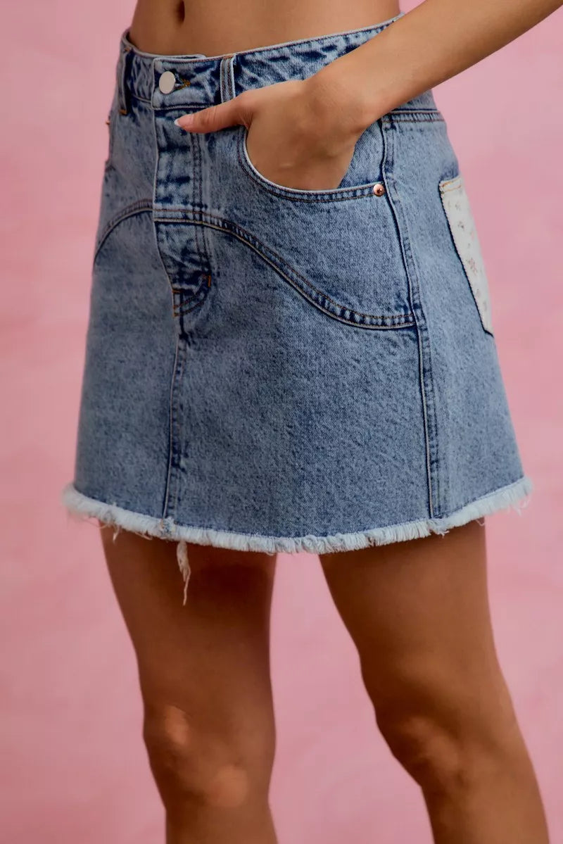 Floral Contrast Pockets Mini Skirt Secondary image