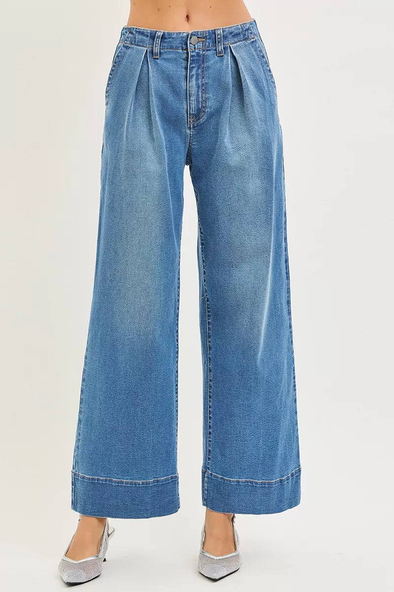 Slouchy Wide Leg Jeans With Pleats Secondary image