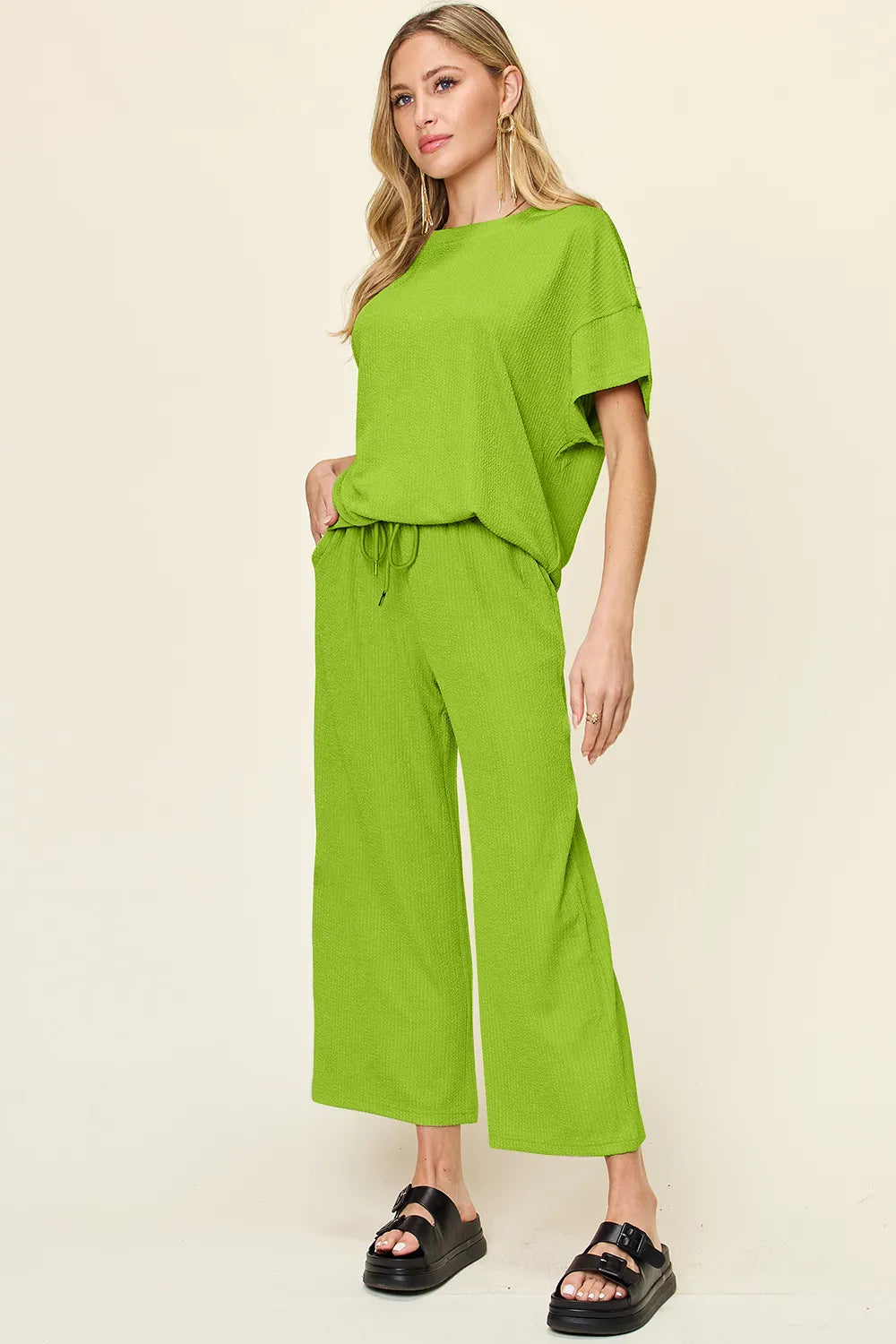 Round Neck T-Shirt and Wide Leg Pants Secondary image
