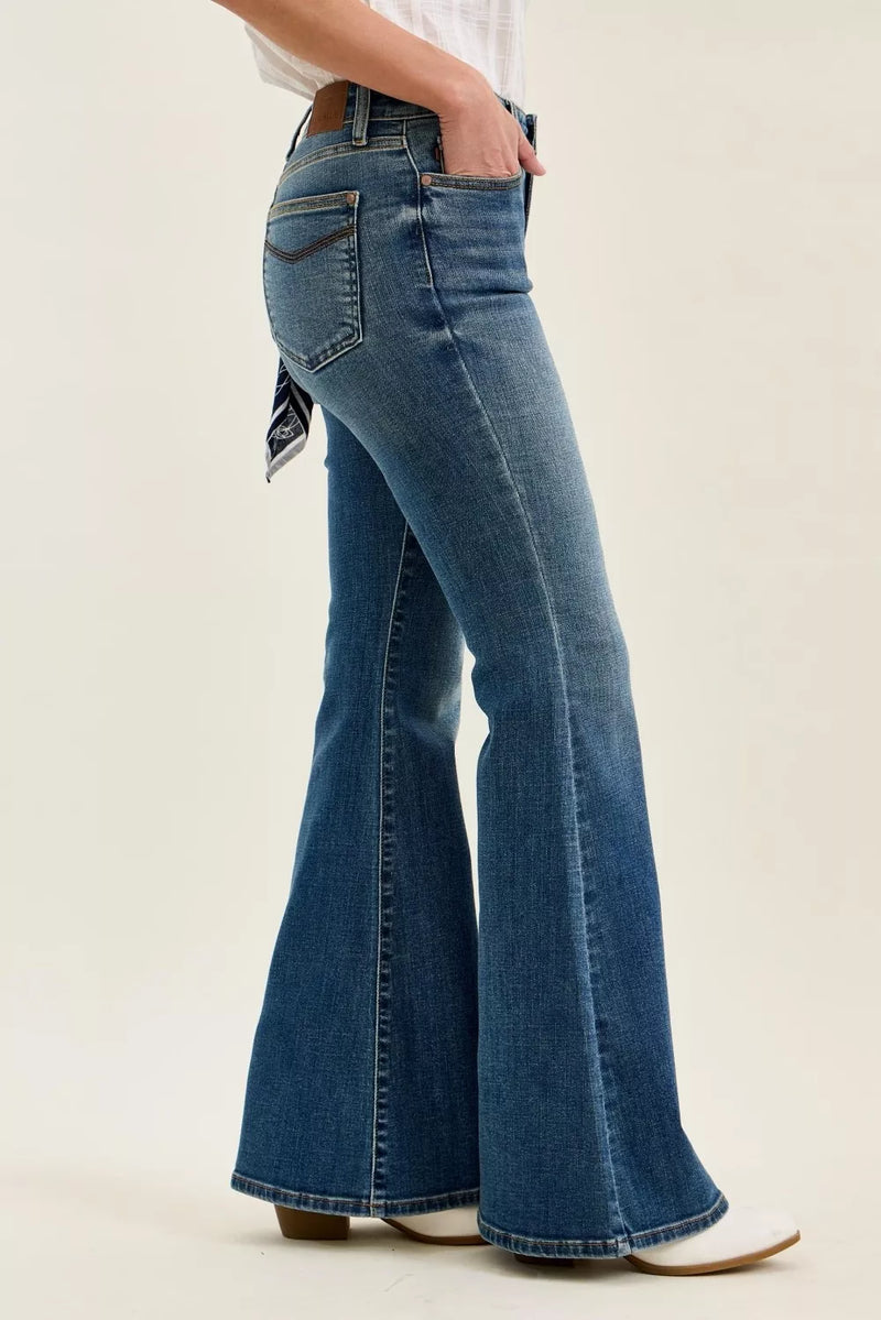 Judy Blue Mid Rise Jaqueline Flare Jeans with Triple Needle Back Pockets and Bandana Loop Secondary image