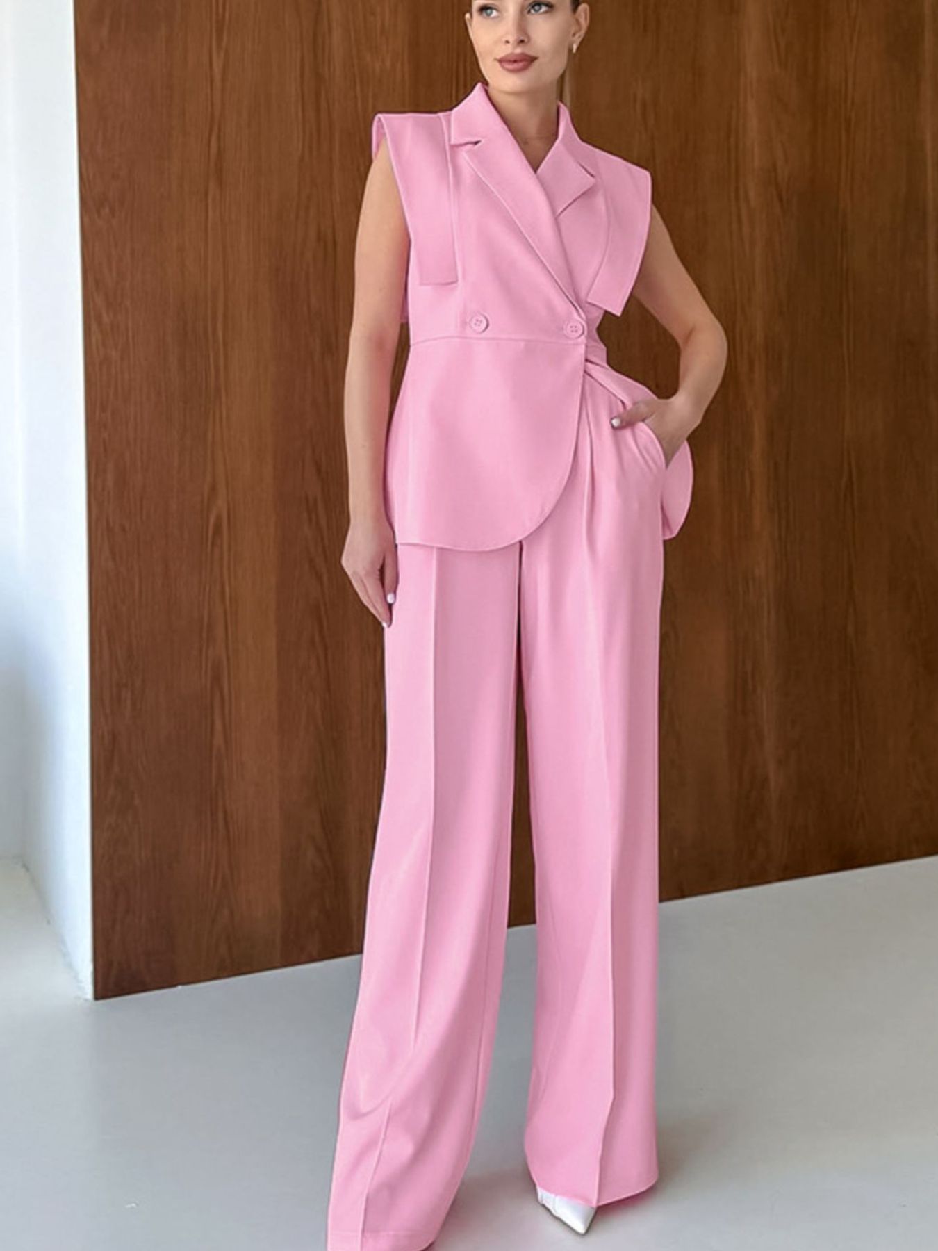Stylish Sleeveless Blazer & Wide Leg Pants Set Secondary image
